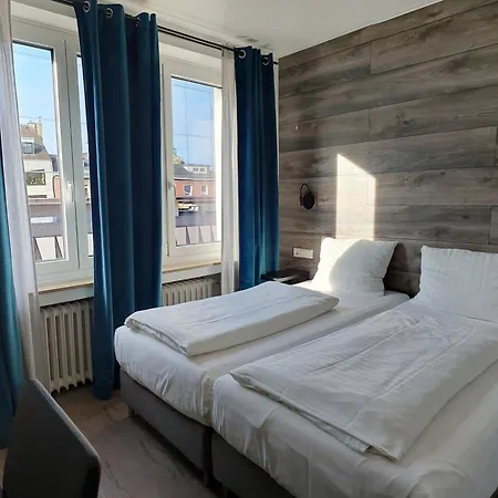 Rheinmetropole Dusseldorf