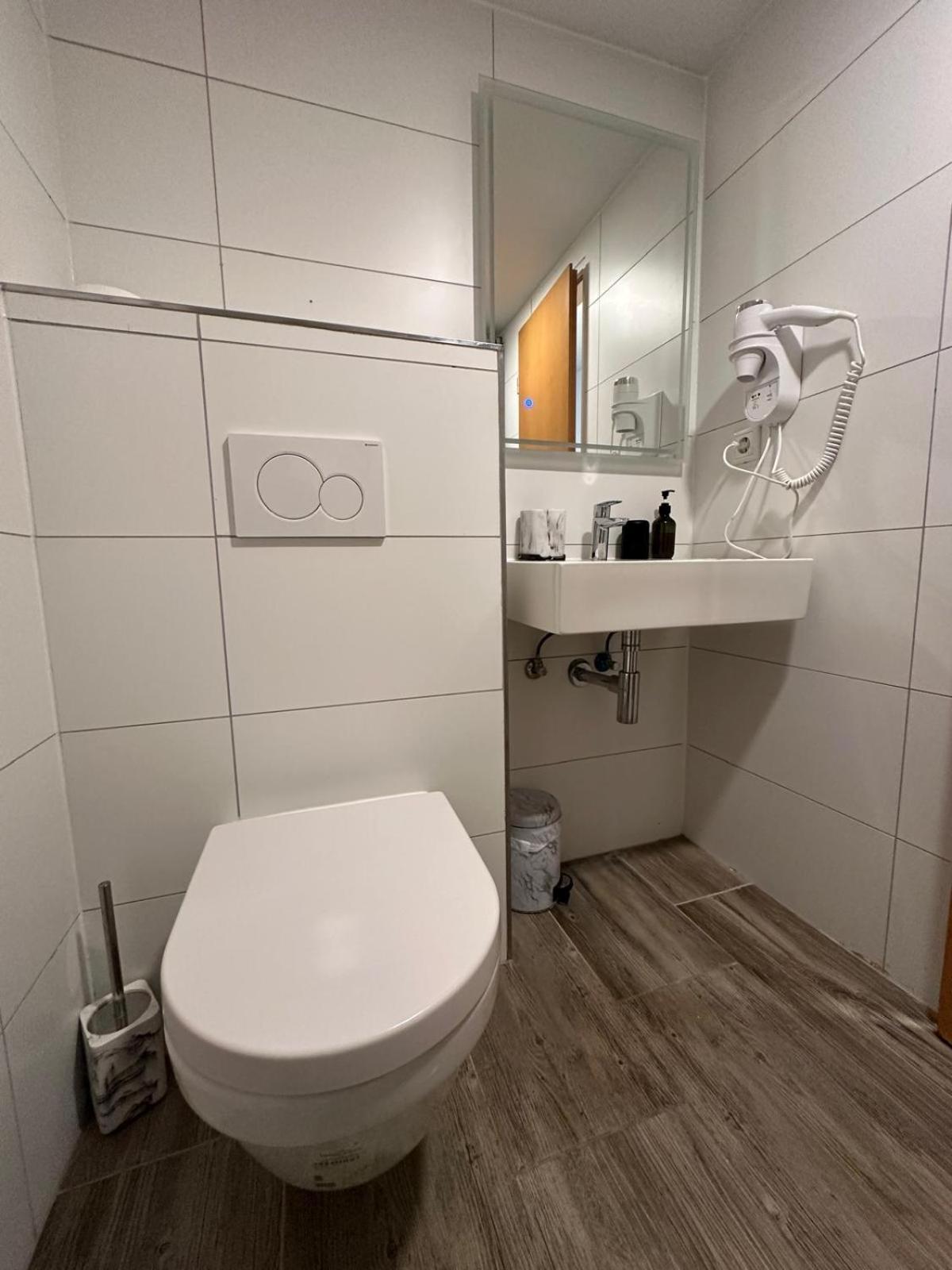 Rheinmetropole Hotel 3*